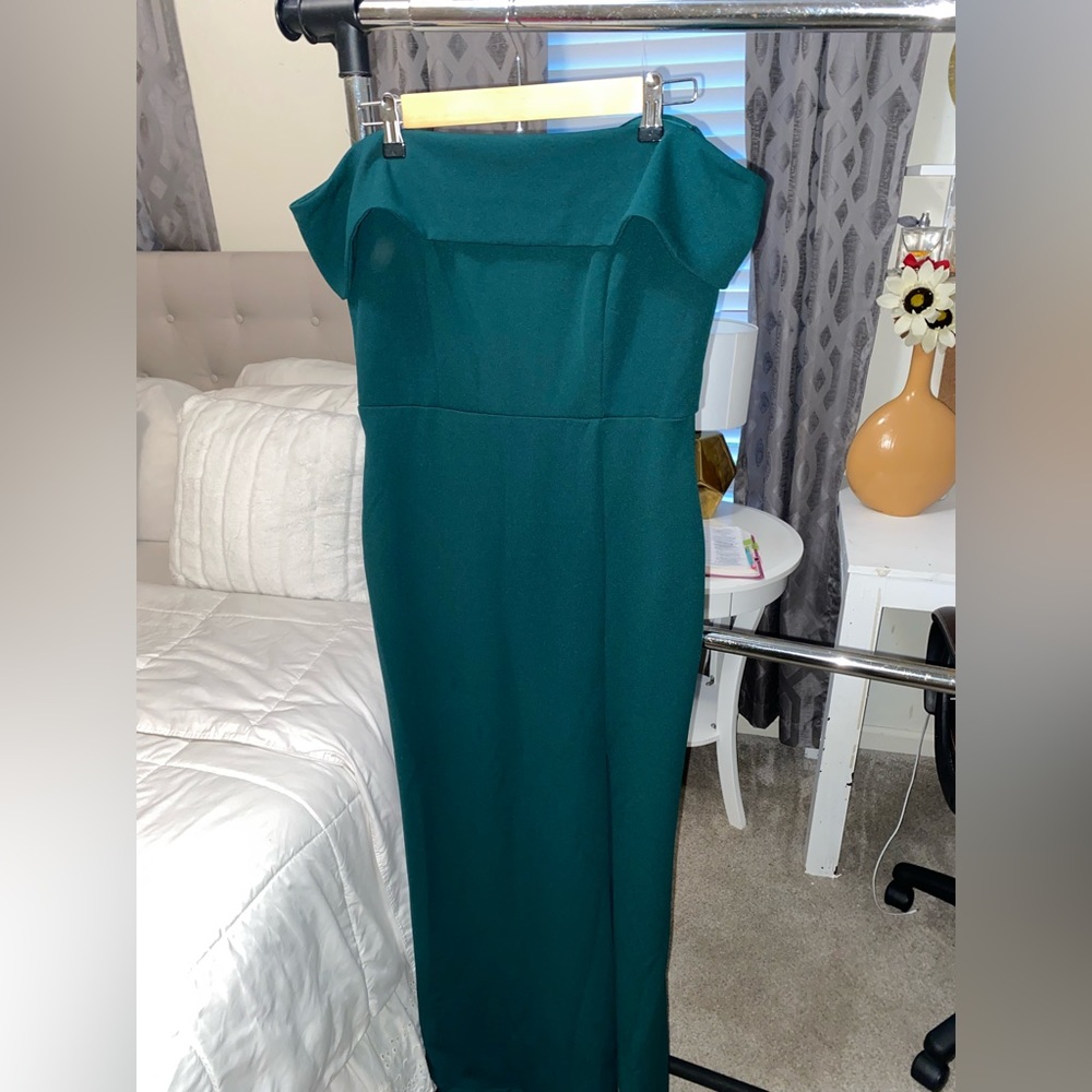 Lulu’s green dress